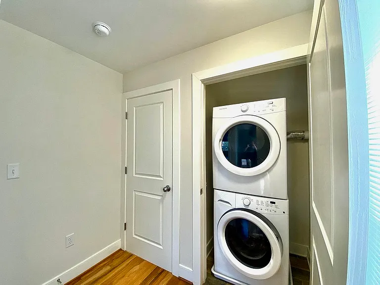 309 W 13th St #B — Photo 11