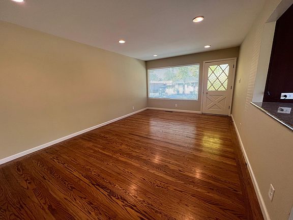 3rd image of 1436 Sierra St
