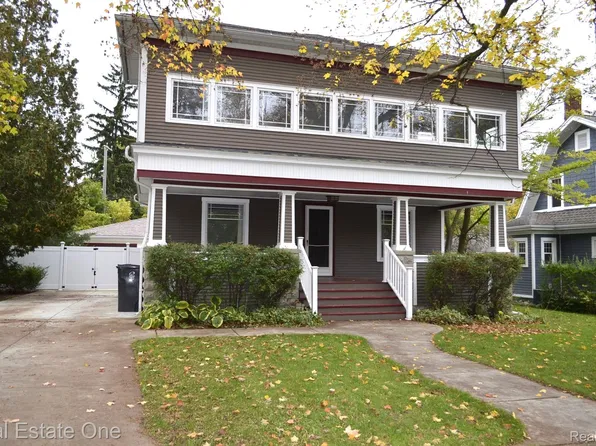 310 Maple St, Howell, MI 48843