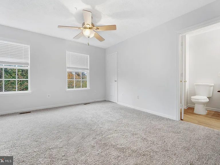 2406 Lemontree Ln — Photo 11