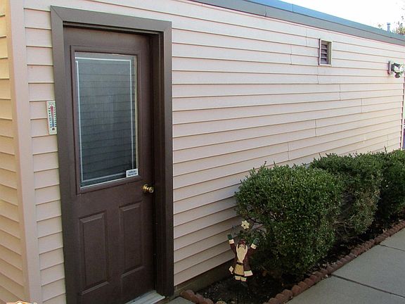 3rd image of 2331 Southwood Pl