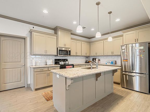 5th image of 1504 Fox Hunt Ave