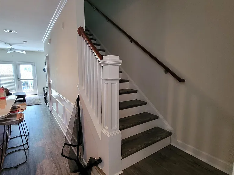 926 Price Ln #F — Photo 10