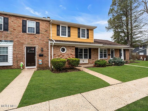 3rd image of 72 Kingsley Way