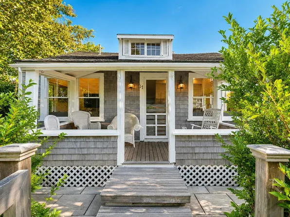 17 New St, Nantucket, MA 02554