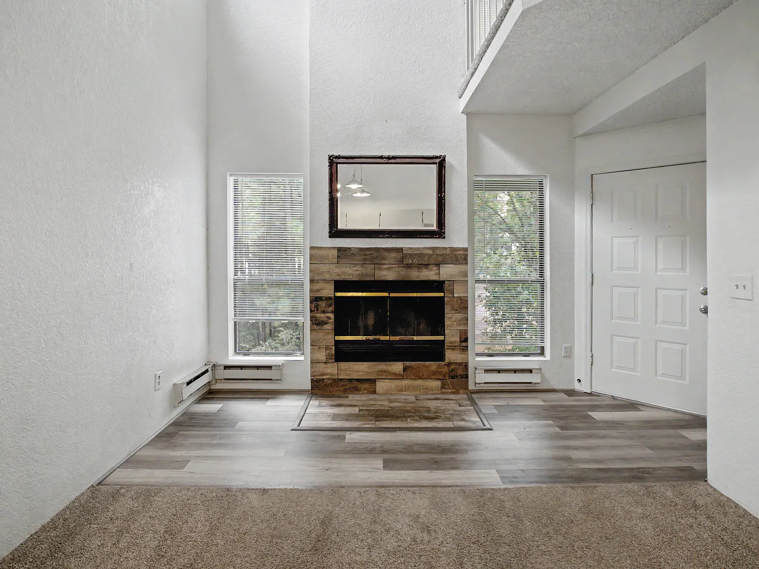 2700 S White Mountain Rd — Photo 1