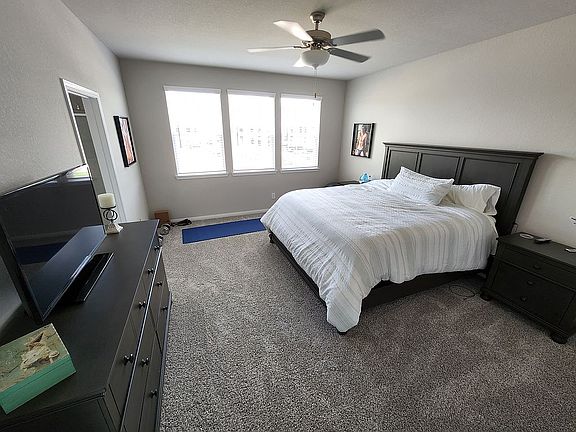 5th image of 1520 W Oak Dr