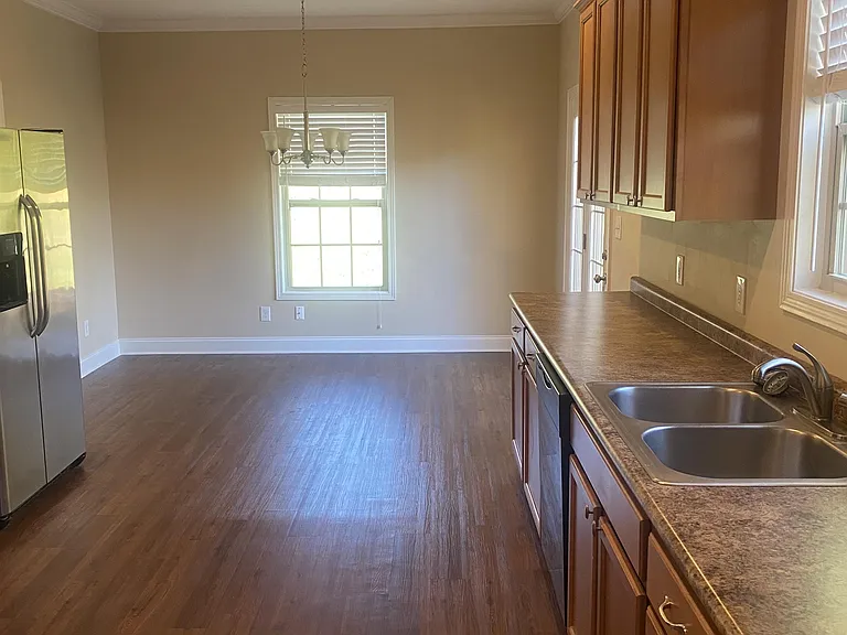 1120 Maples Glen Ln — Photo 8