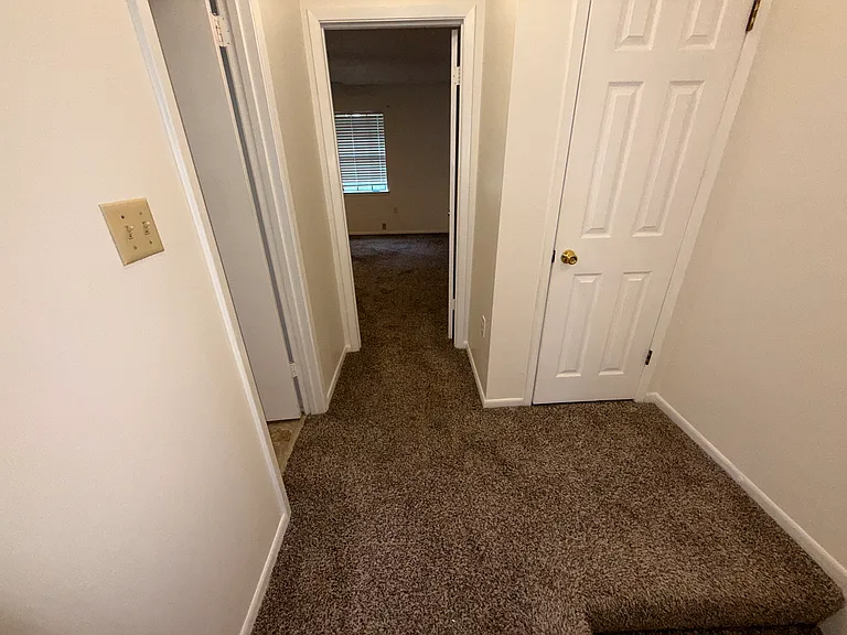 537A Schneider Dr — Photo 27