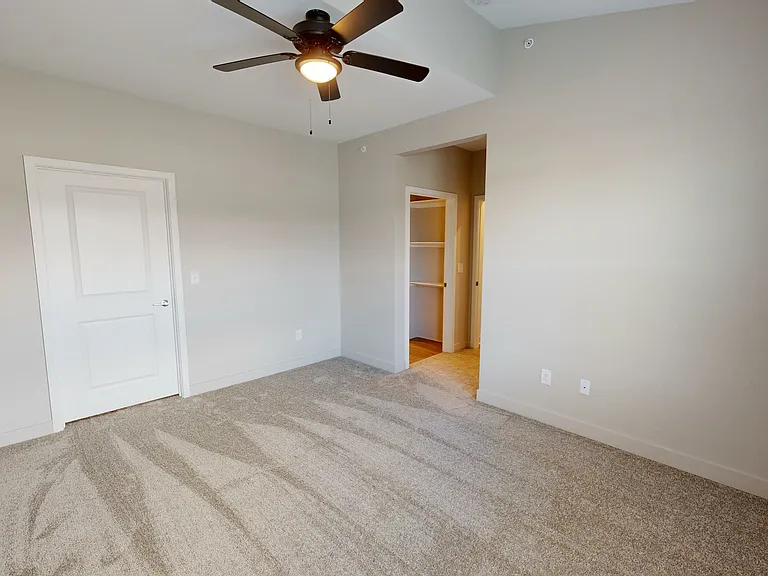 Remington Lake Apartments — Photo 53