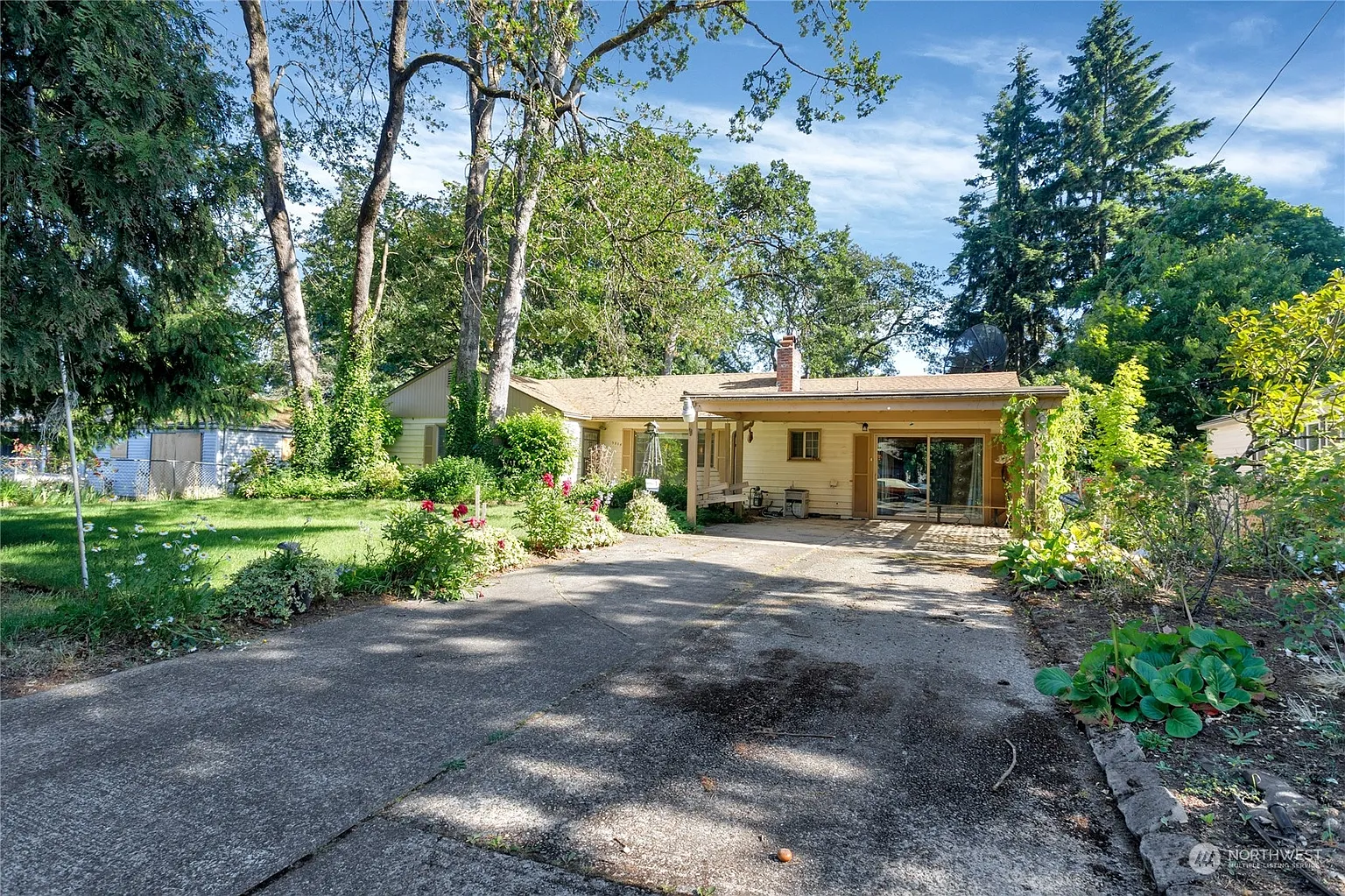 5804 Mount Tacoma Drive SW photo 1