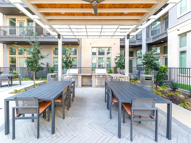 Burnett Lofts — Photo 34