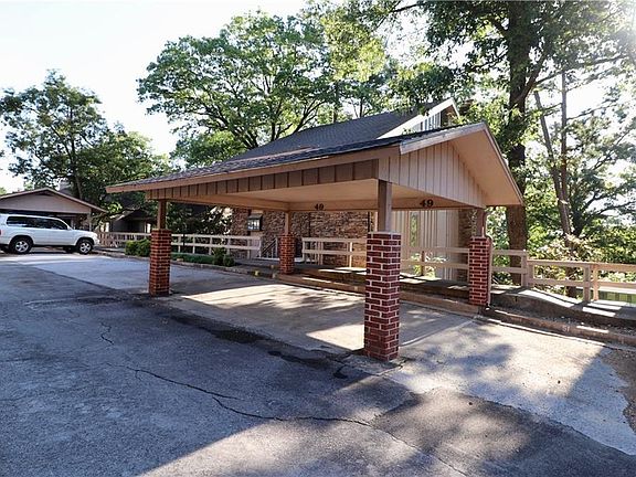 2nd image of 49 Britten Cir