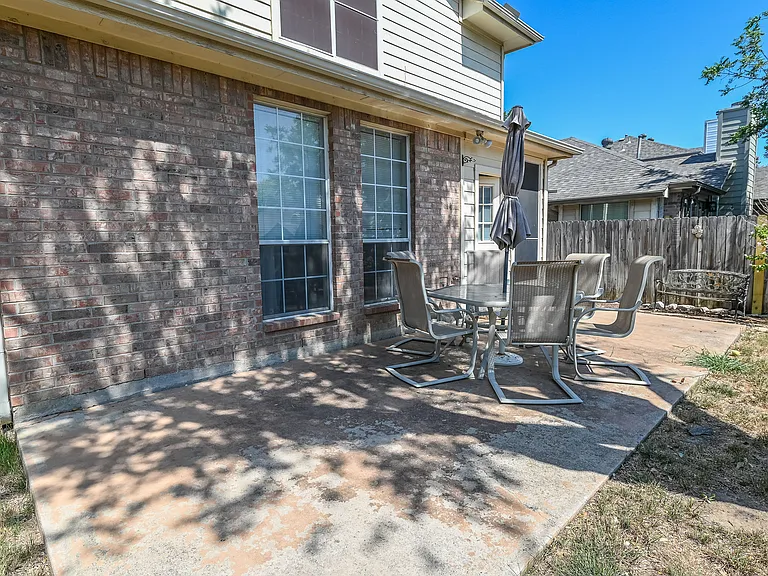 2100 Newport Dr — Photo 37