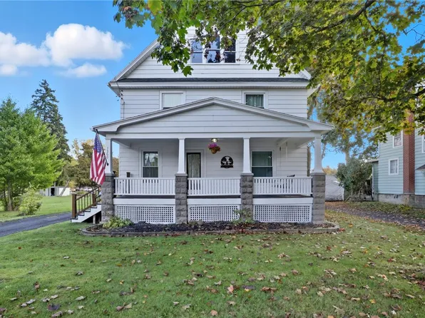 1360 Lake Rd, Hamlin, NY 14464