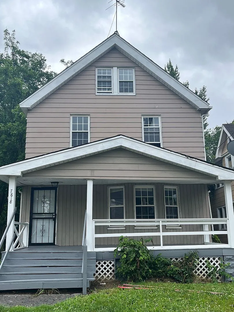 3bd Single Cash Pay/Section 8 — Photo 1