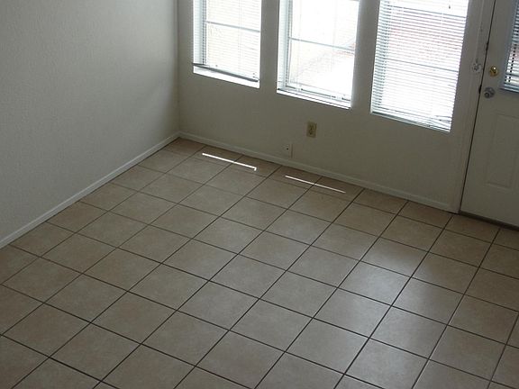 3rd image of 3125 Wayside St APT E