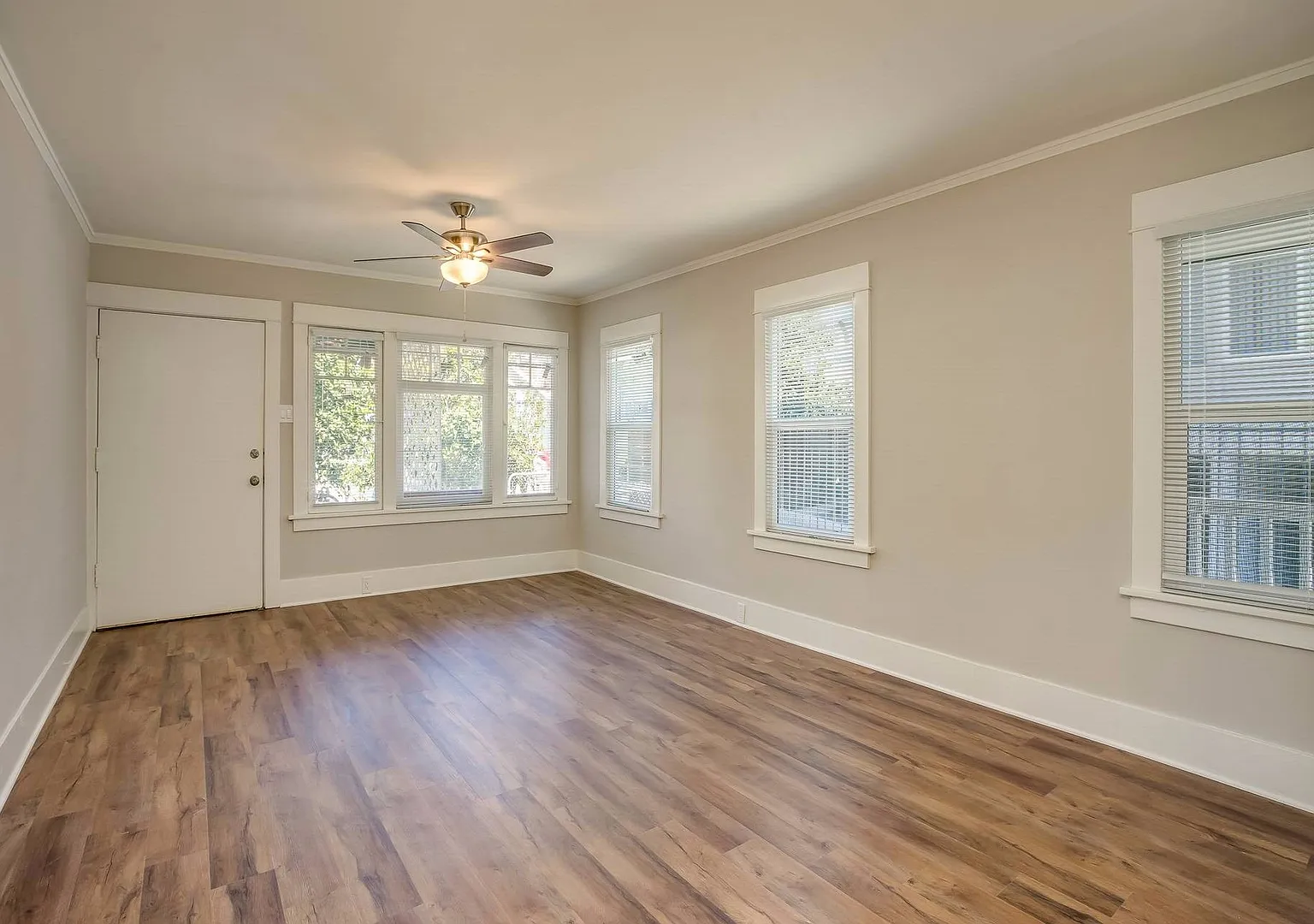 Remodeled House In Hollywood — Photo 3