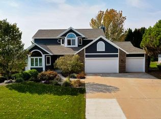 921 Lexington Way, Waunakee, WI 53597