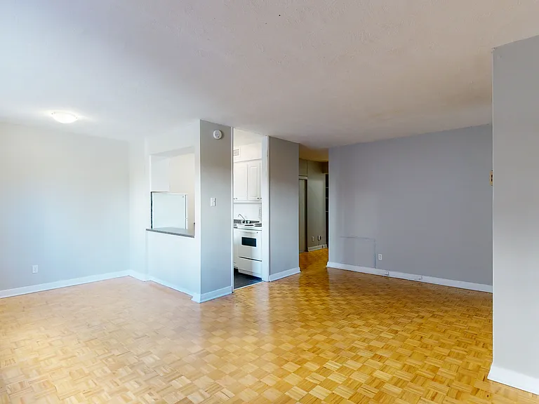 335 Cooper St — Photo 46