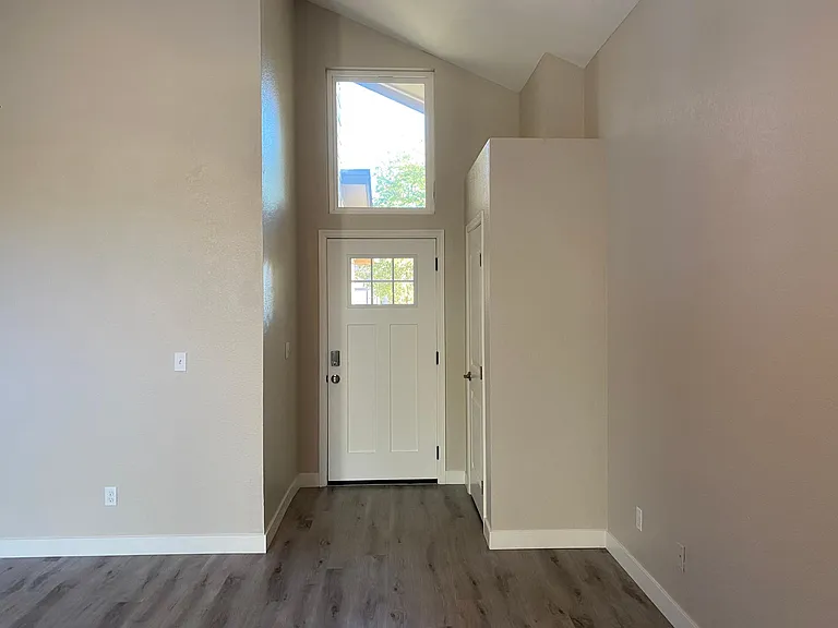 4328 W Oraibi Dr — Photo 3