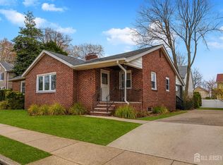 95 E Walnut St, Metuchen, NJ 08840