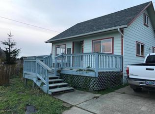 241 E 2nd St, Yachats, OR 97498