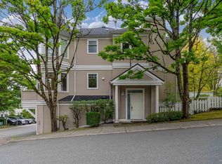 7501 Cumberland St #30, Burnaby, BC V3N 4Y6