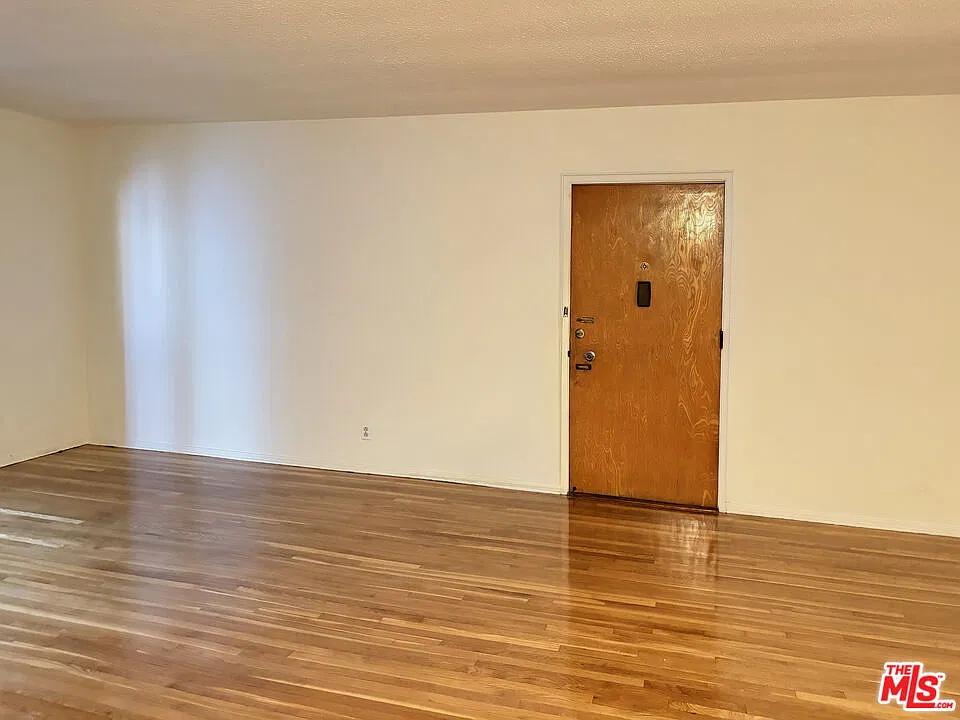 1 bed, 1.0 bath, 650 sqft, $2,000 — Photo 1