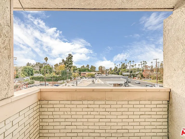14050 Magnolia Blvd #312 — Photo 30