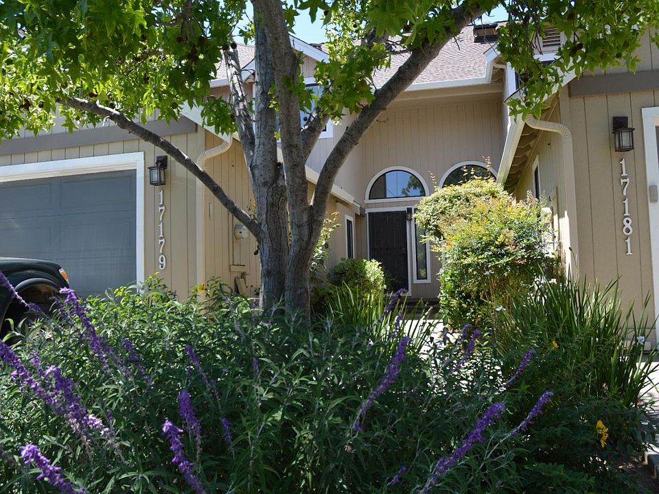 1st image of 17179 Creekside Cir