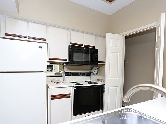 3rd image of 9723 Cypresswood Dr #2238