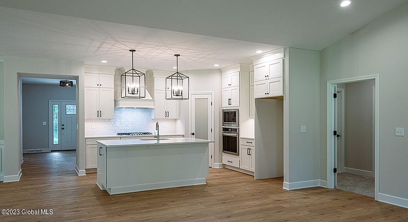 5th image of 15 Farmington Court