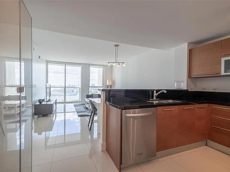 253 NE 2nd St #2107 — Photo 7