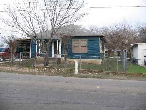 2nd image of 2010 N Oakhill Rd