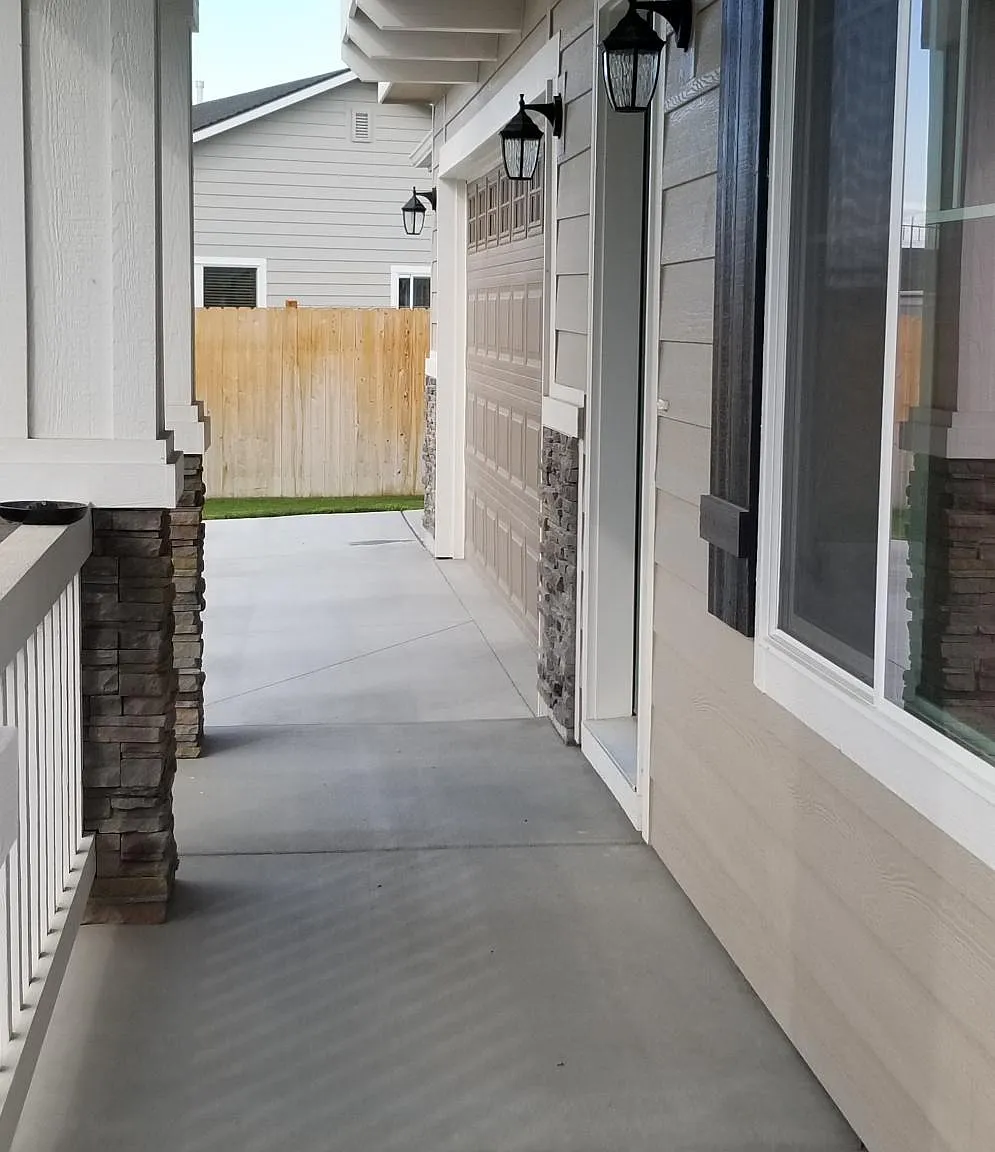 11902 Cambria St — Photo 2