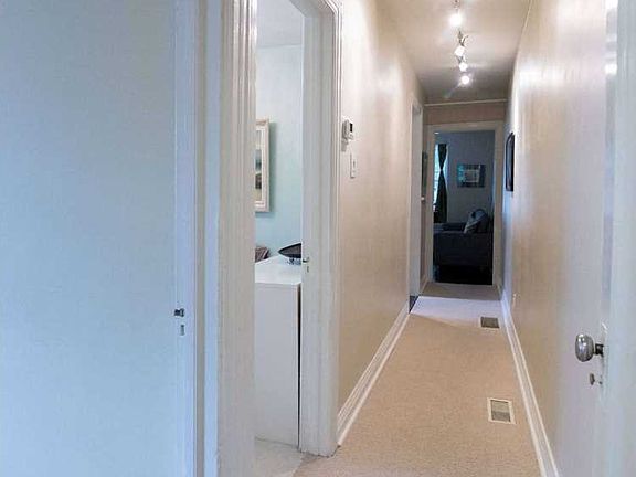 3rd image of 485 Winnett Ave