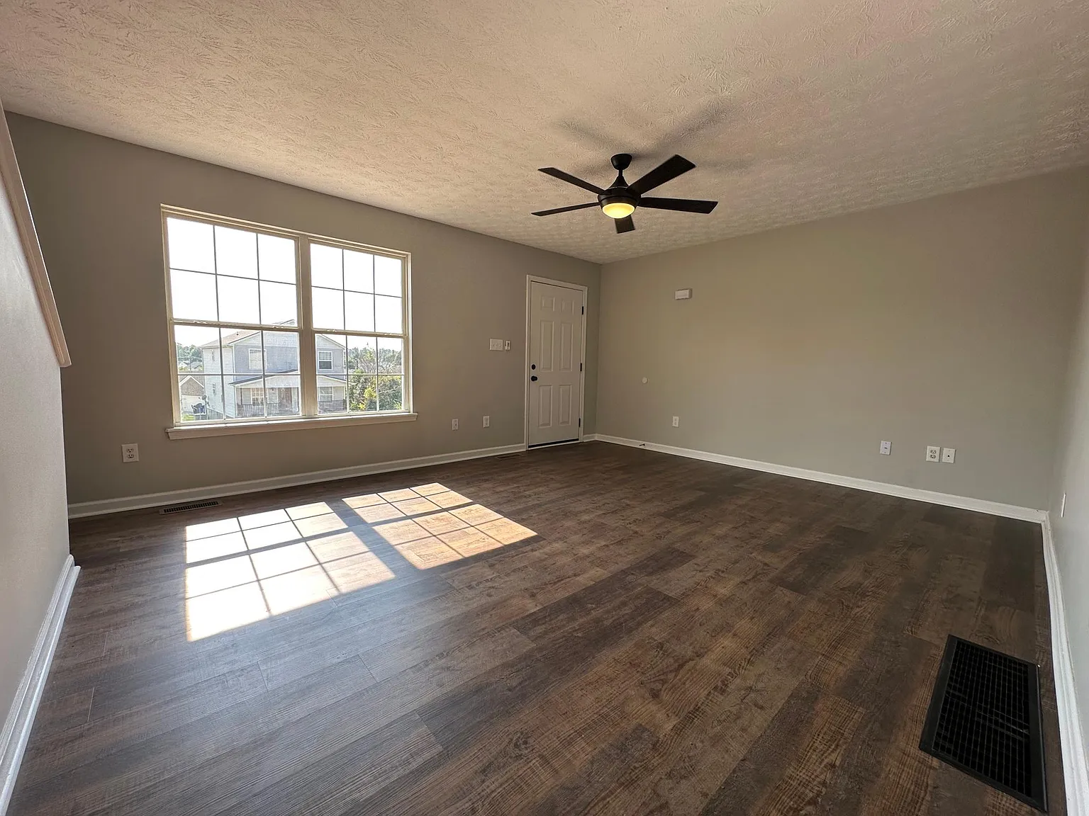 358 Colby Ridge Blvd — Photo 2