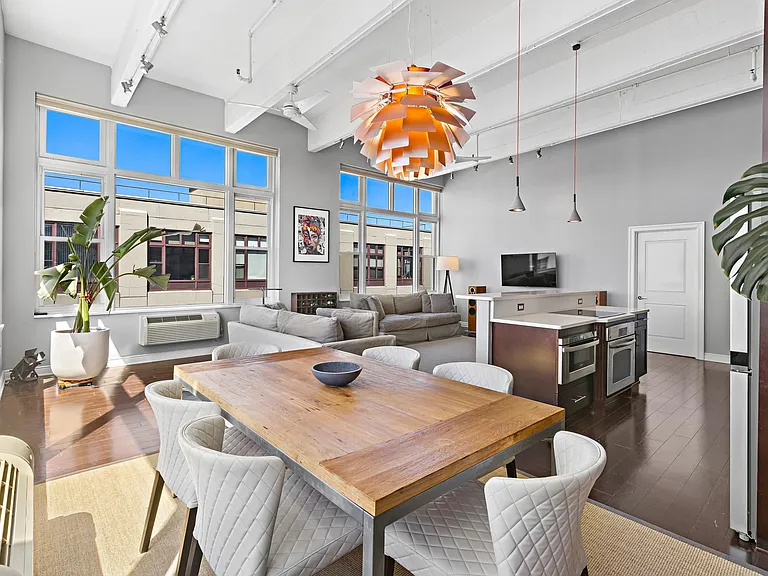1500 Hudson St #12R — Photo 9