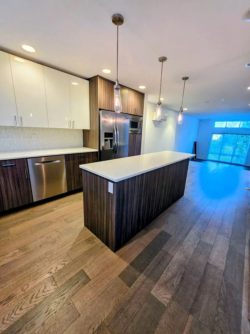 Spacious and modern townhome in Downtown Bellevue — Photo 3