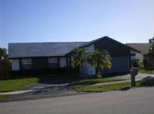 8320 NW 52nd St, Lauderhill, FL 33351
