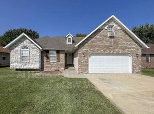 3903 S Walnut Hill Ave, Springfield, MO 65807