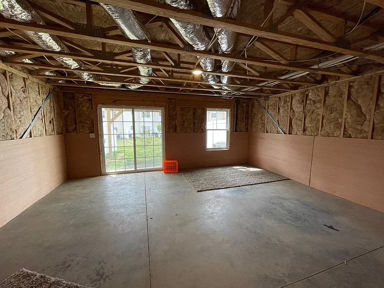 2223 Deyerle Ave — Photo 15