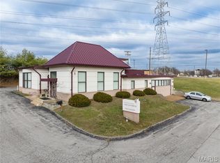 357 N Woods Mill Rd, Chesterfield, MO 63017