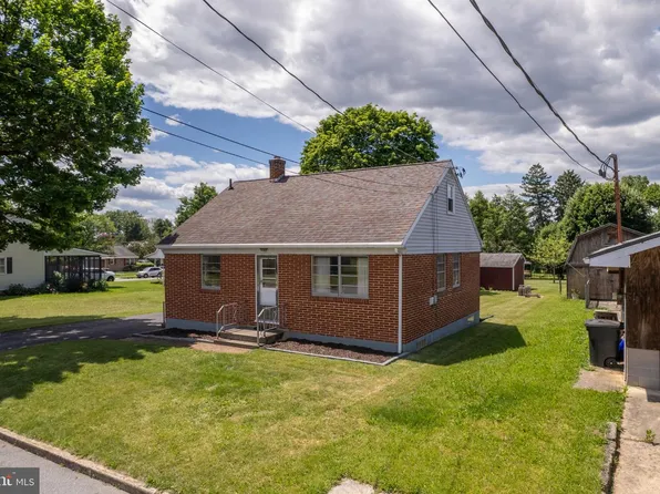 420 Maple Hill Ave, Shippensburg, PA 17257