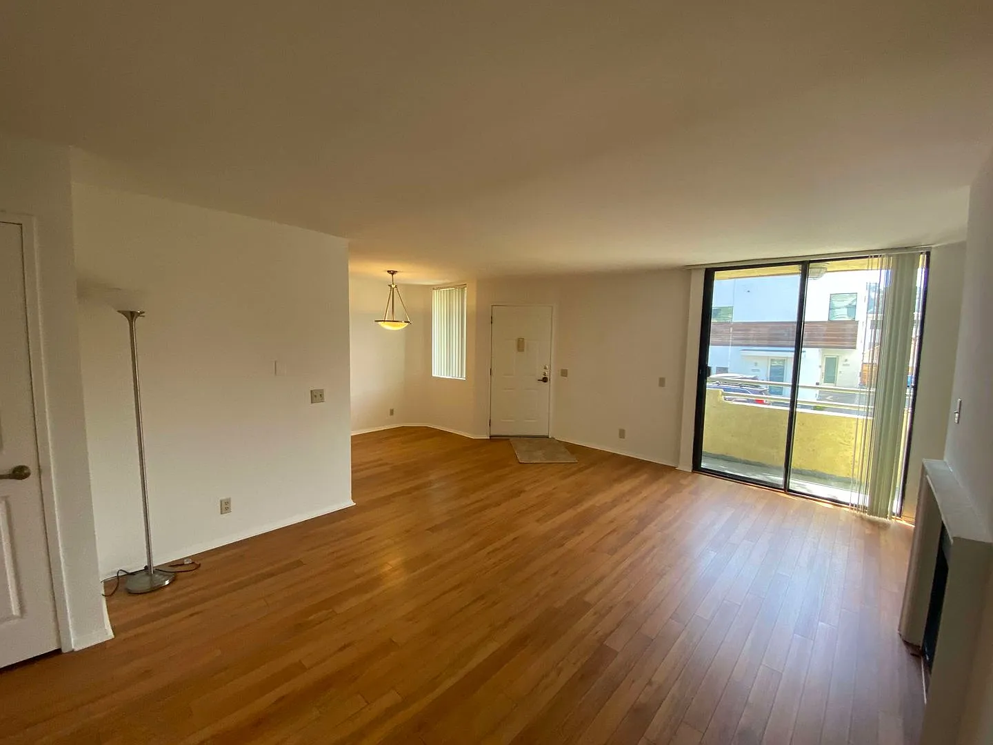 4202 Tujunga Ave — Photo 2
