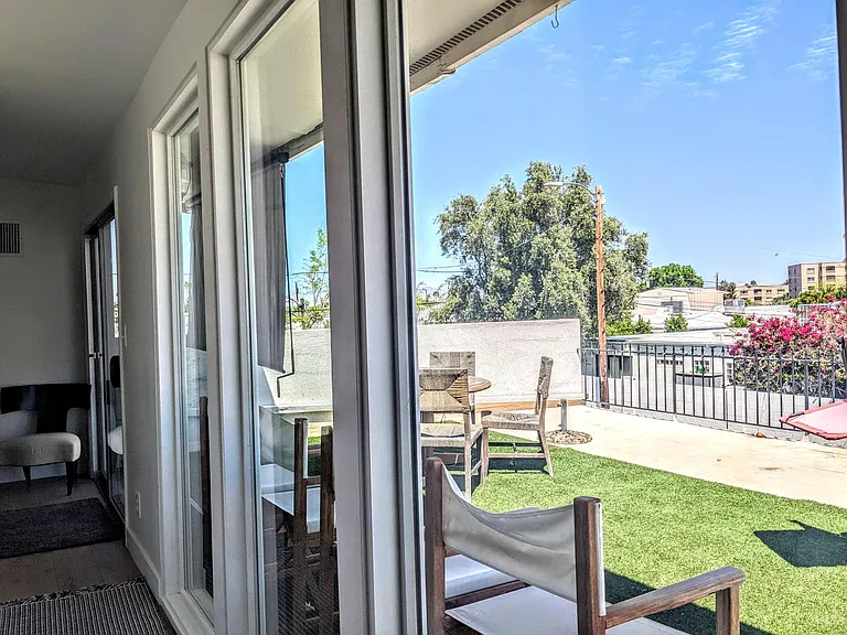 7662 E Minnezona Ave — Photo 8