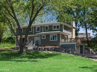 495 E Lake Shore Dr, Wauconda, IL 60084