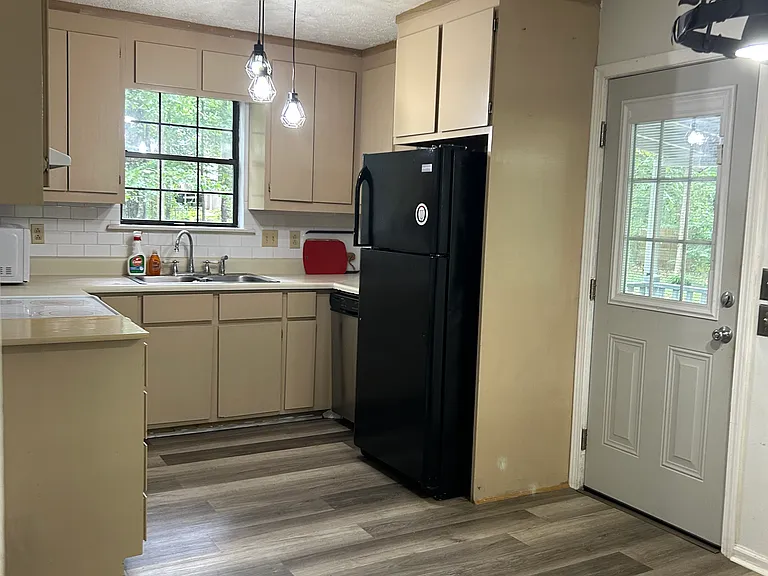 954 Unadilla Trl — Photo 7