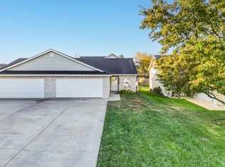 2050 Jackson Dr, Tonganoxie, KS 66086